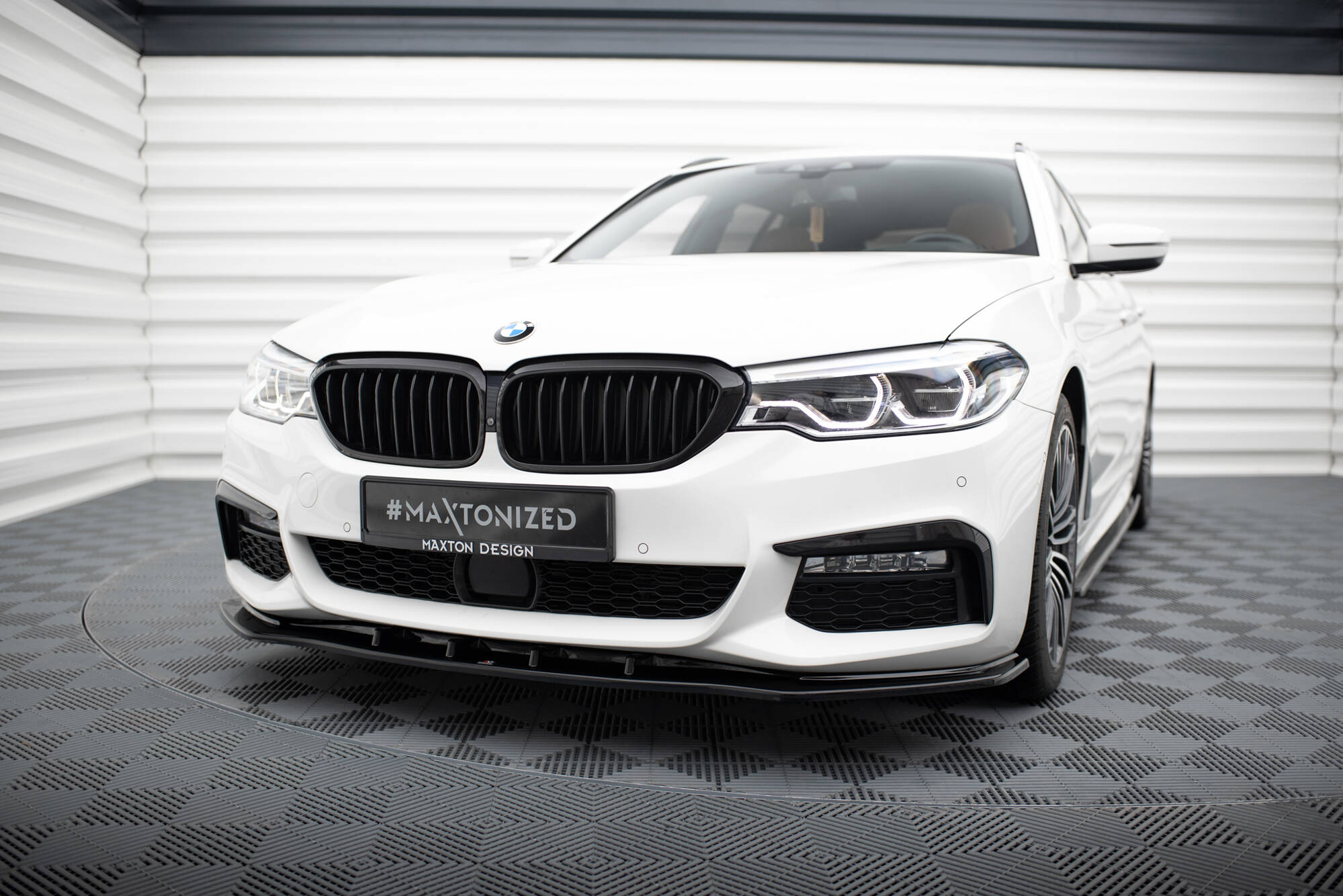 Frontleppe V.1 BMW 5 M-Pack / M550d / M550i G30/ G31 M-Pack