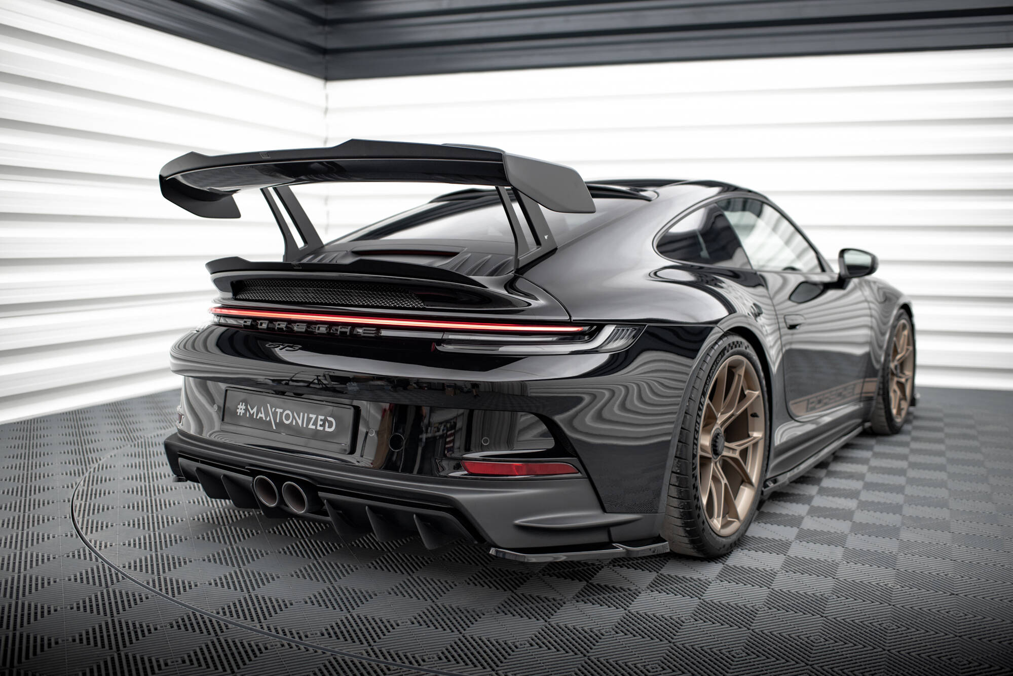 Nedre spoiler Porsche 911 992 GT3 - Bilde 5