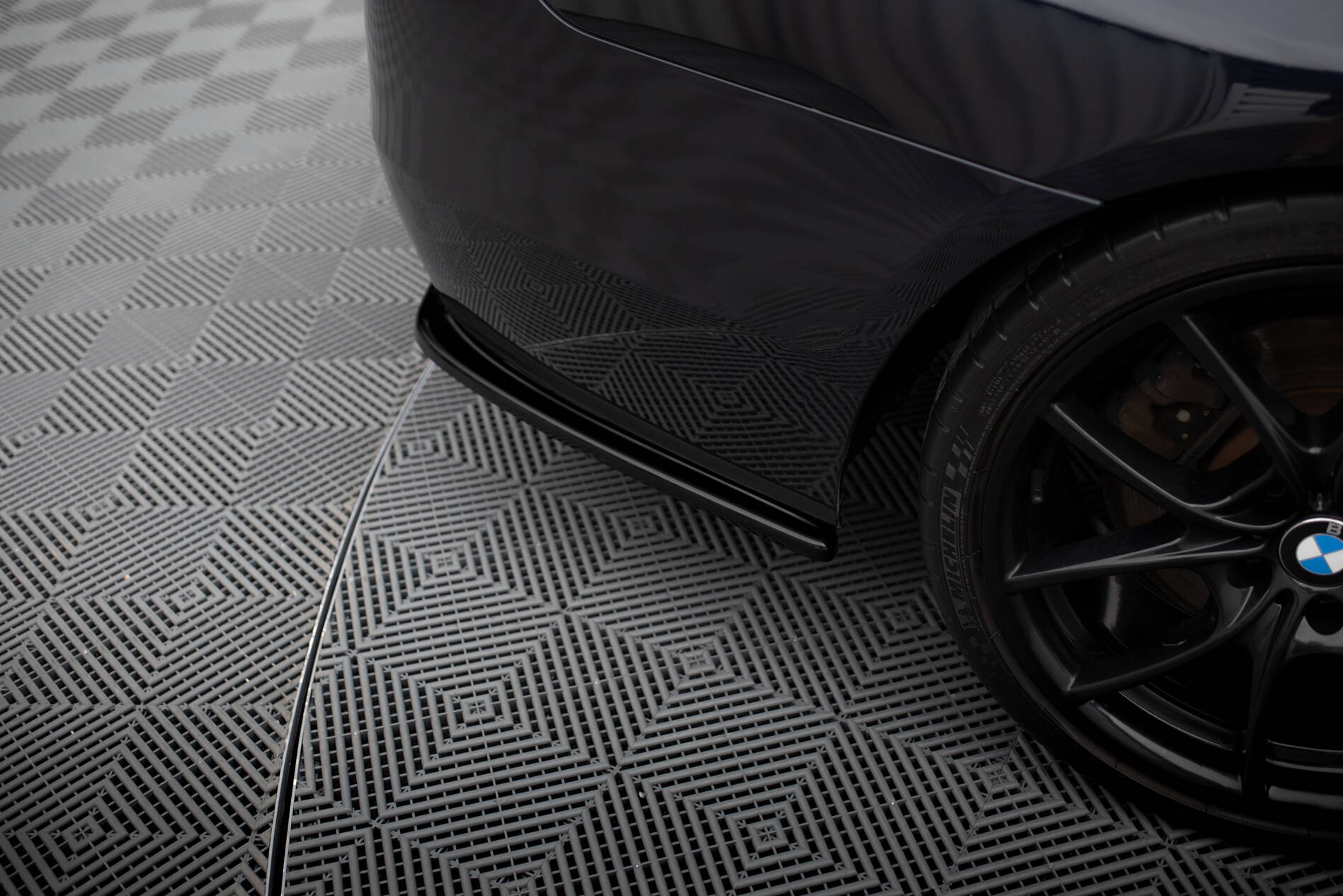 Bakre Flaps BMW 5 F11 M-Pack (2 enkle eksosrør) - Bilde 3