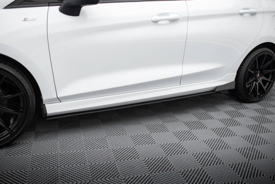 Sideskjørt Racing V.1 Ford Fiesta Mk8 ST / ST-Line – bilde 2 av 6
