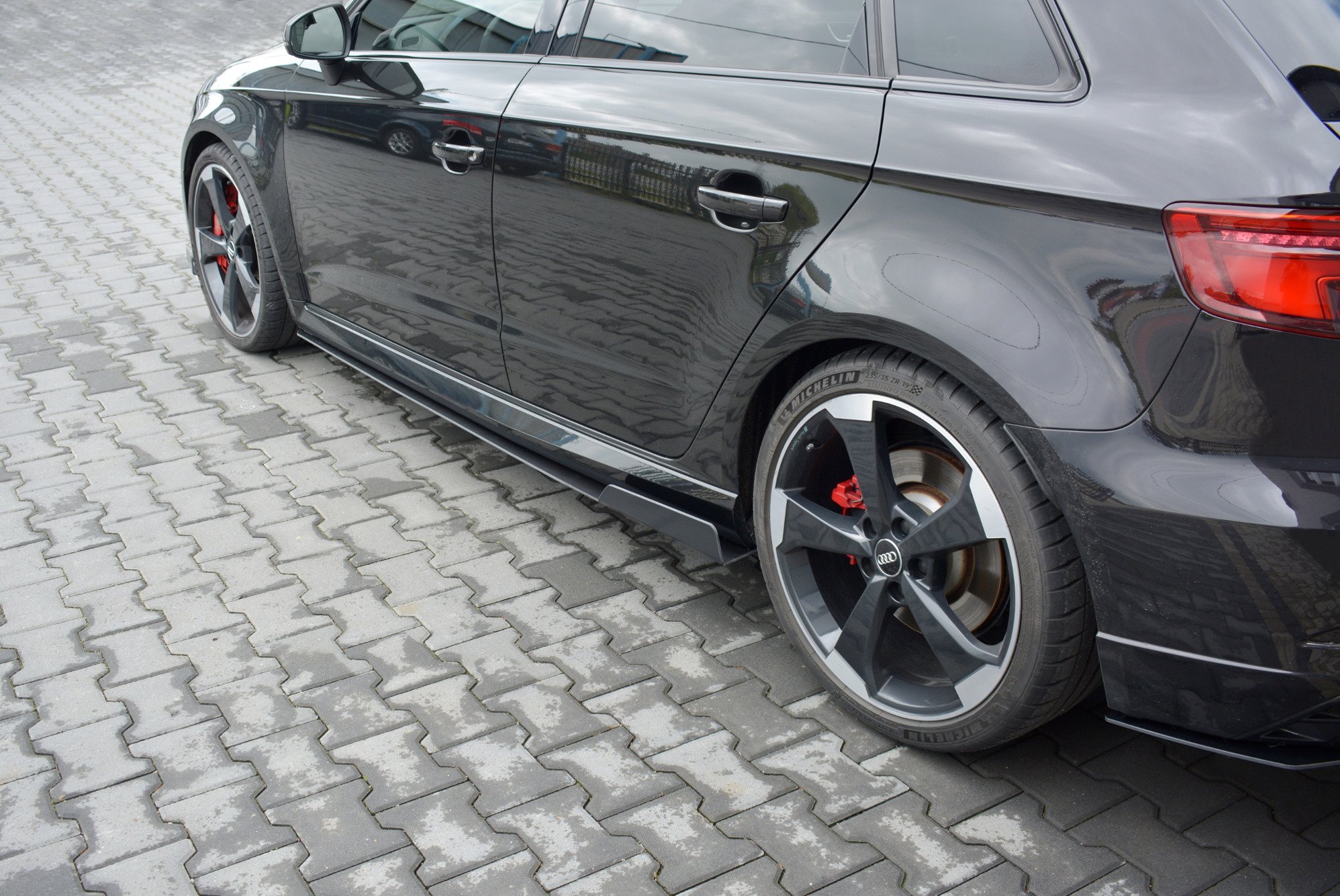 Sideskjørt Racing V.2 Audi RS3 8V FL Sportback - Bilde 3