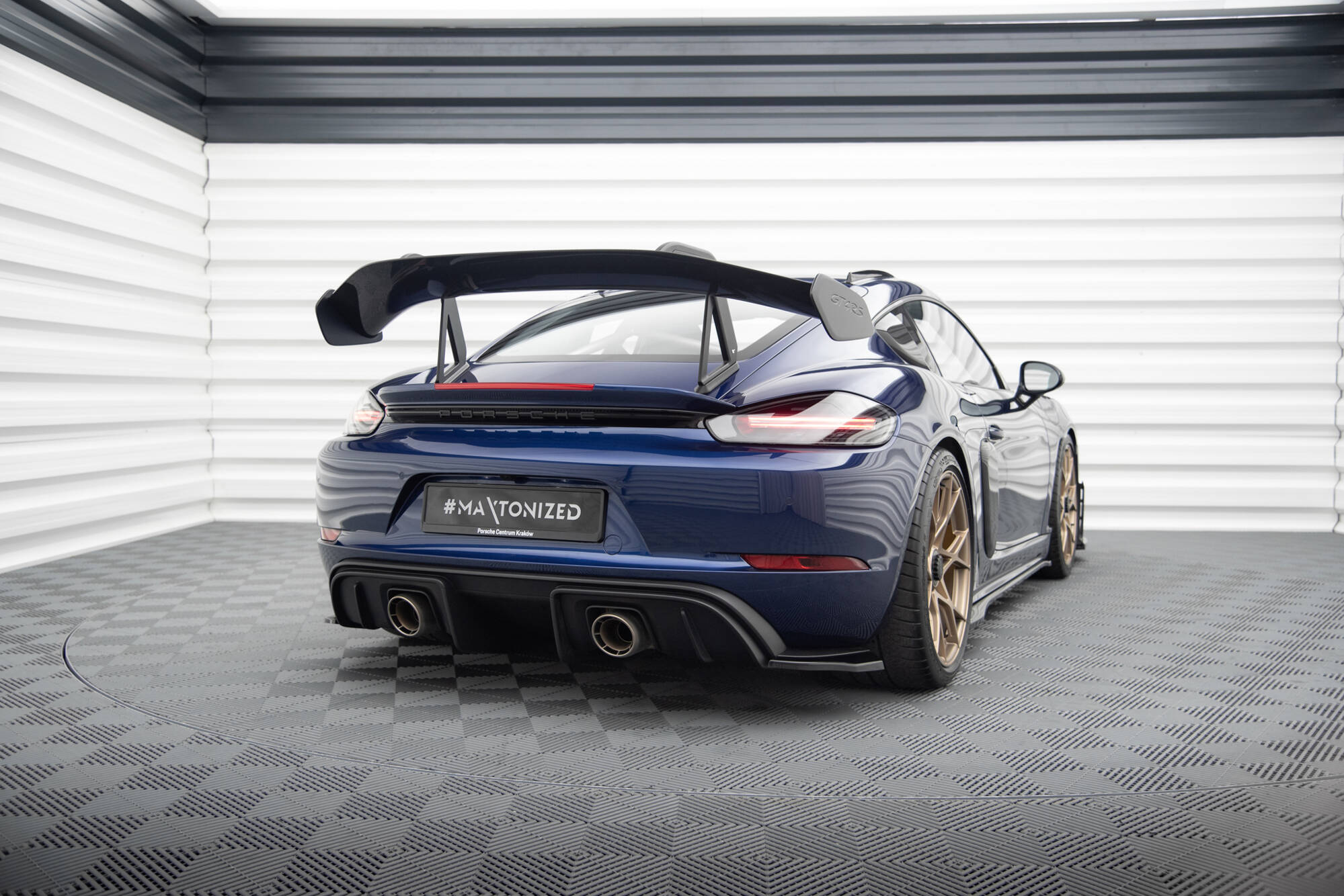 Bakre Flaps Porsche 718 Cayman GT4 RS 982c