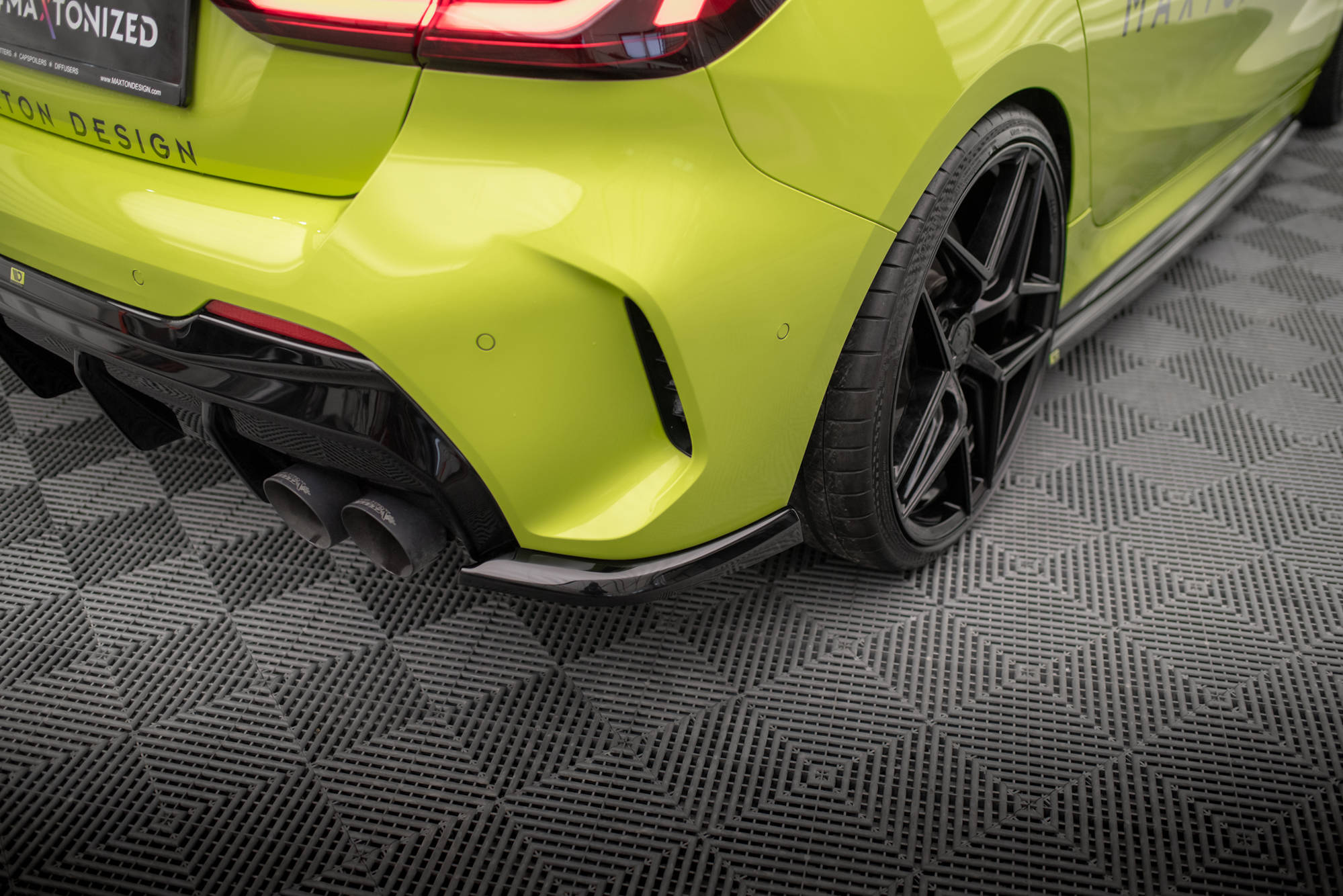 Bakre Flaps V.5 (Med splitter V.3) BMW 1 M-Pack / M135i / 128ti F40