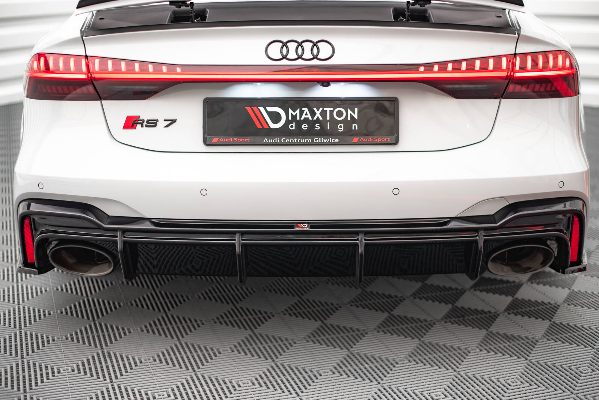 Diffuser Audi RS7 C8 (Versjon med tilhengerfeste)