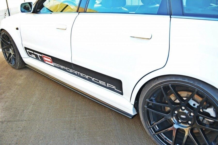 Sideskjørt Audi RS4 B5 – bilde 1 av 5