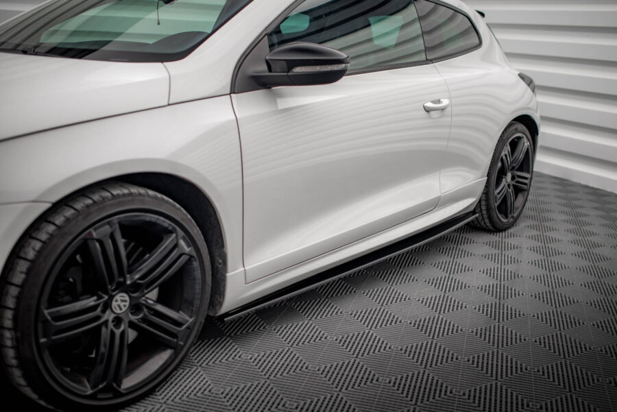 Sideskjørt VW Scirocco 3 R – bilde 1 av 4