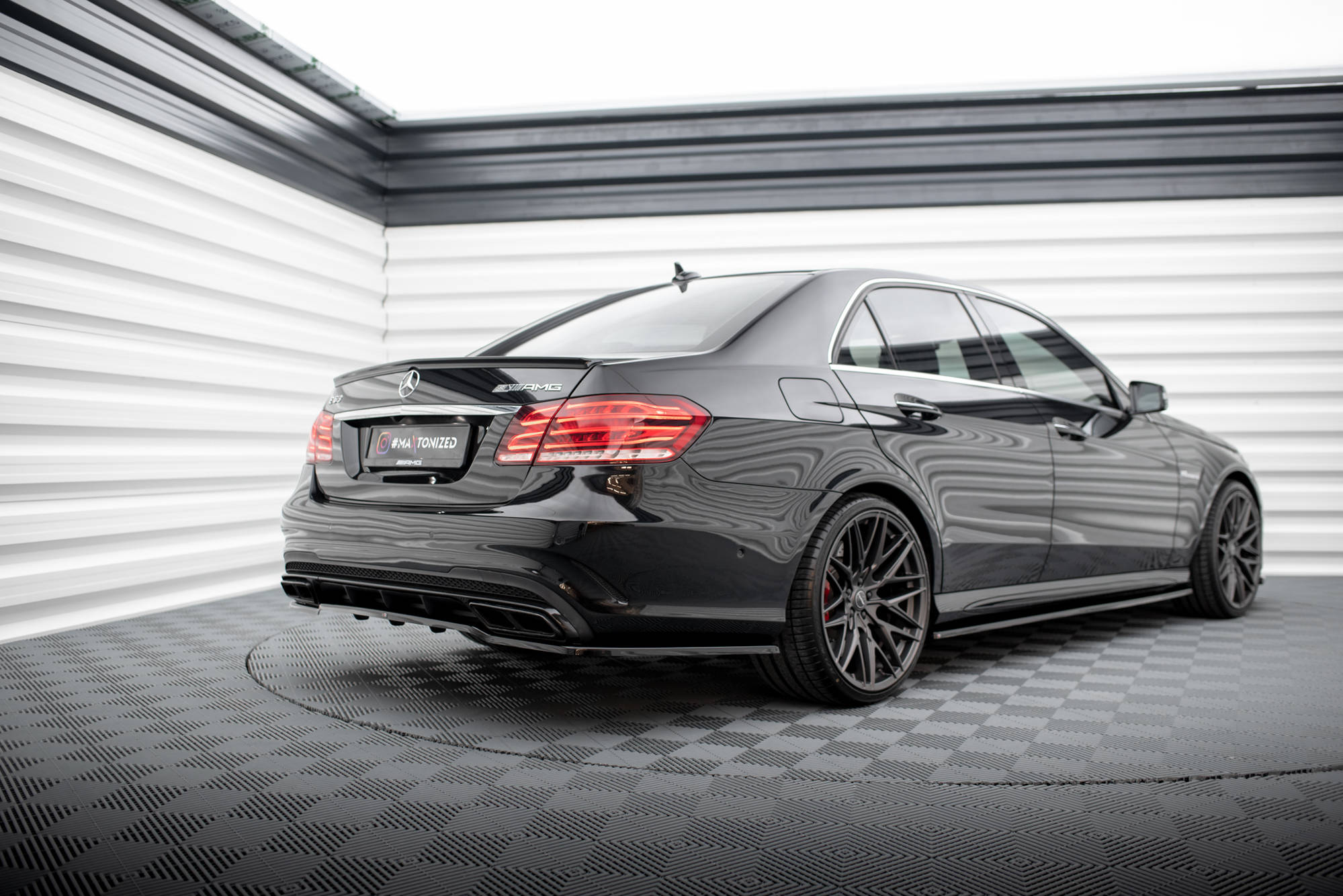Splittersett Mercedes-Benz E63 AMG Sedan W212 Facelift - Bilde 5