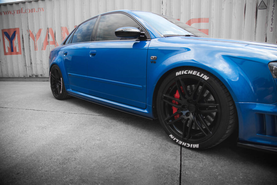 Sideskjørt Audi RS4 B7 – bilde 1 av 5