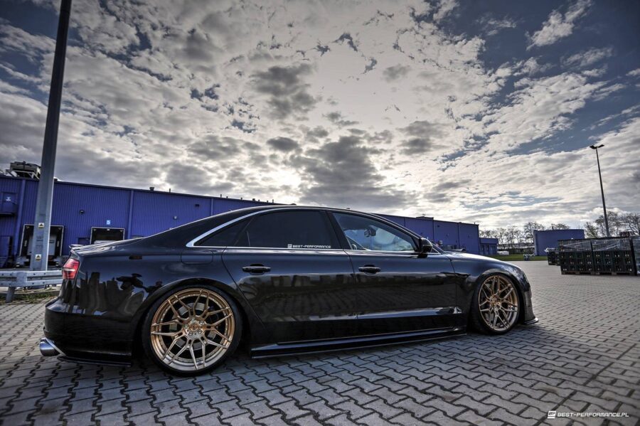 Sideskjørt Audi S8 D4 FL – bilde 1 av 3