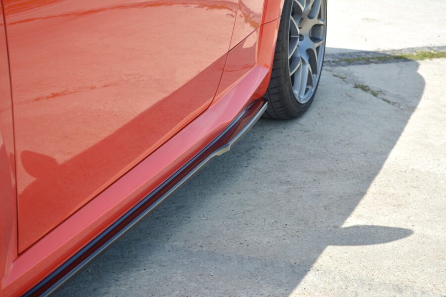 Sideskjørt Audi TT RS 8S – bilde 1 av 6