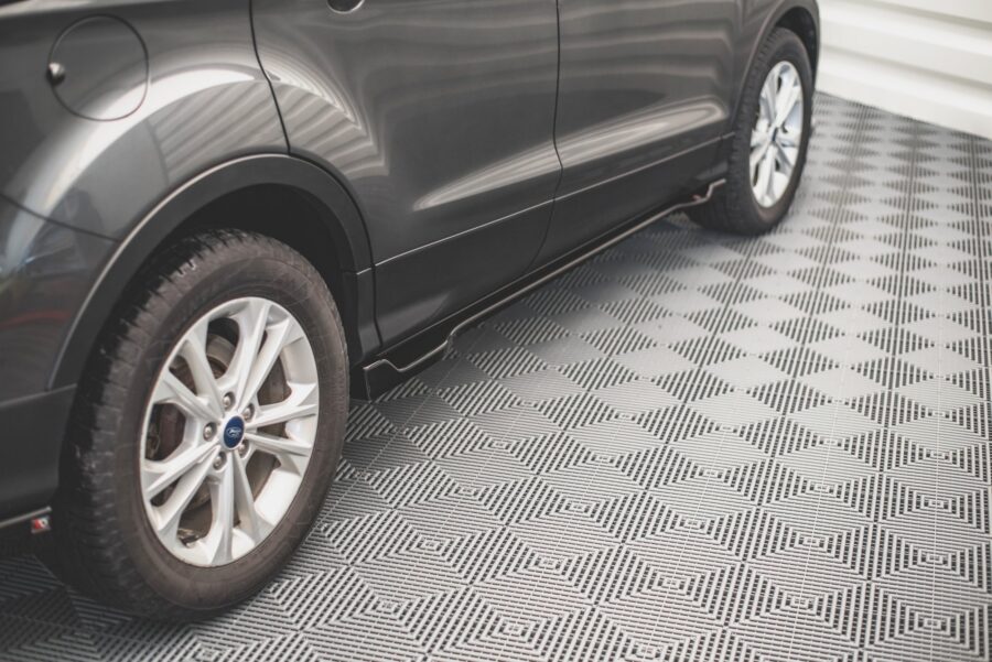 Sideskjørt Ford Escape Mk3 – bilde 1 av 4