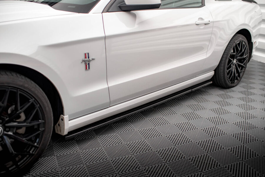 Sideskjørt Ford Mustang Mk5 Facelift – bilde 1 av 5