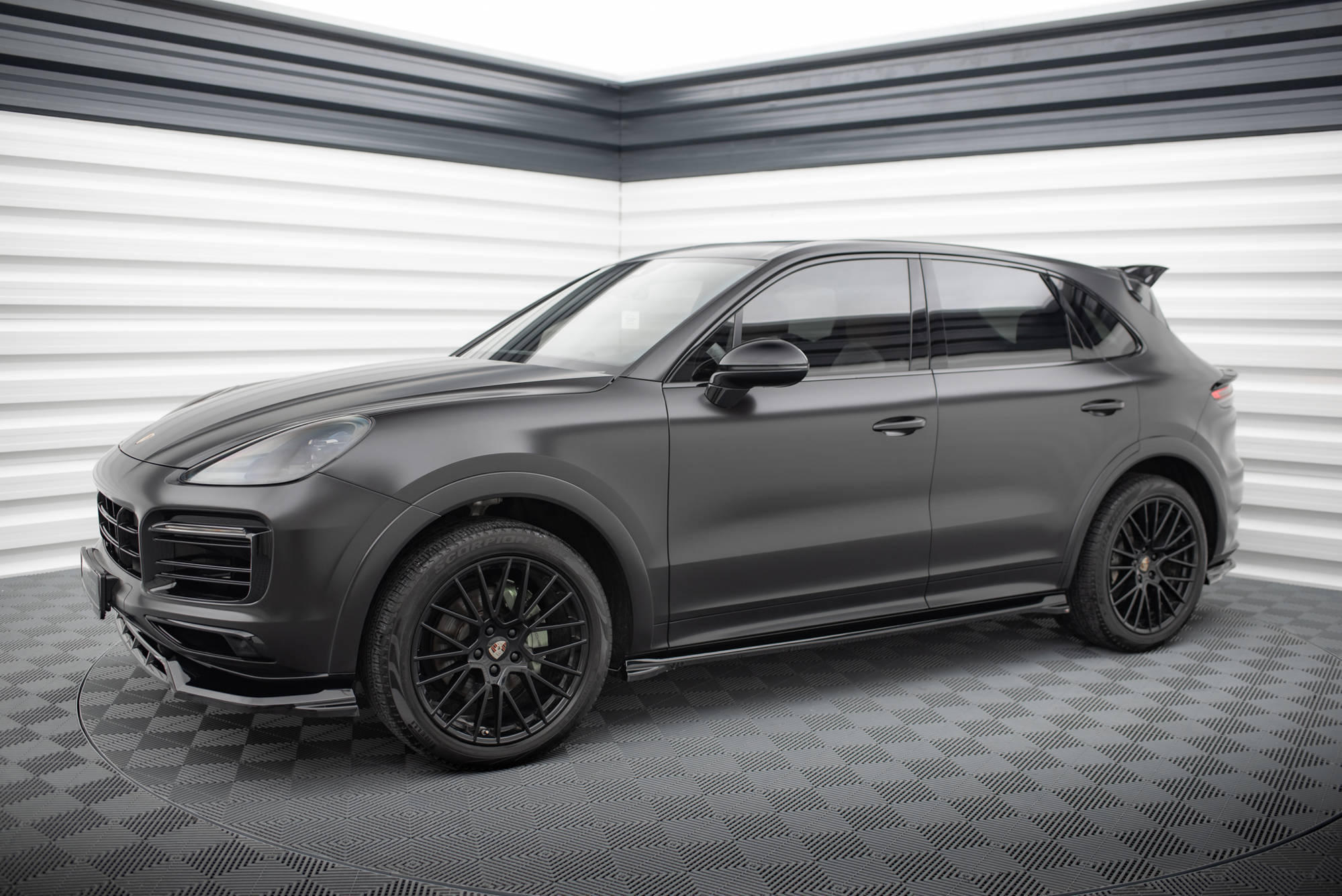 Sideskjørt Porsche Cayenne Sport Design Mk3 / Standard Mk3 Facelift - Bilde 2