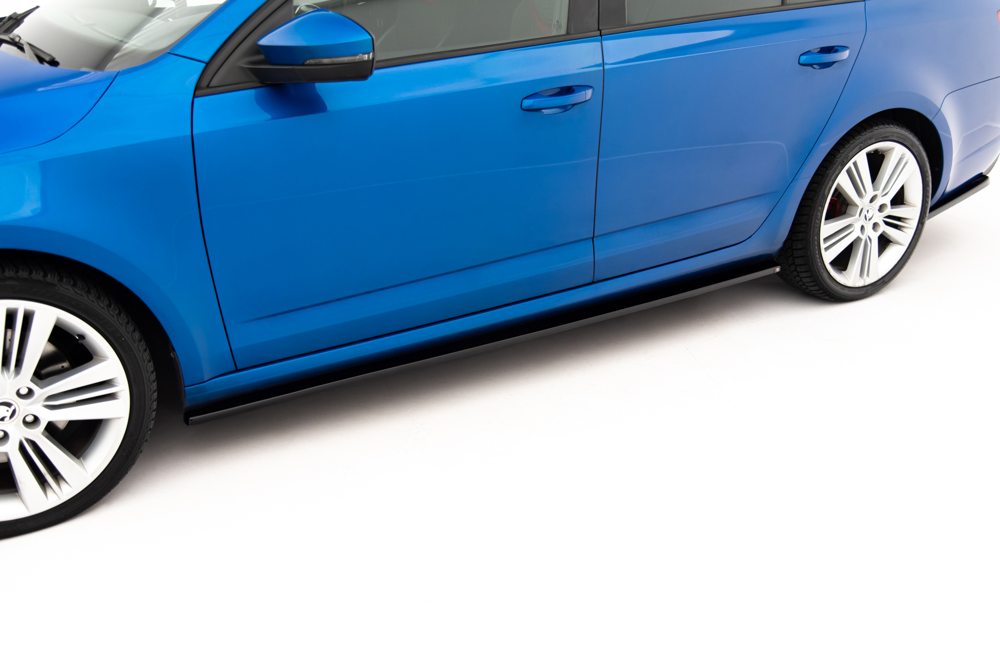 Sideskjørt Skoda Octavia RS Mk3 / Mk3 FL Hatchback / Kombi