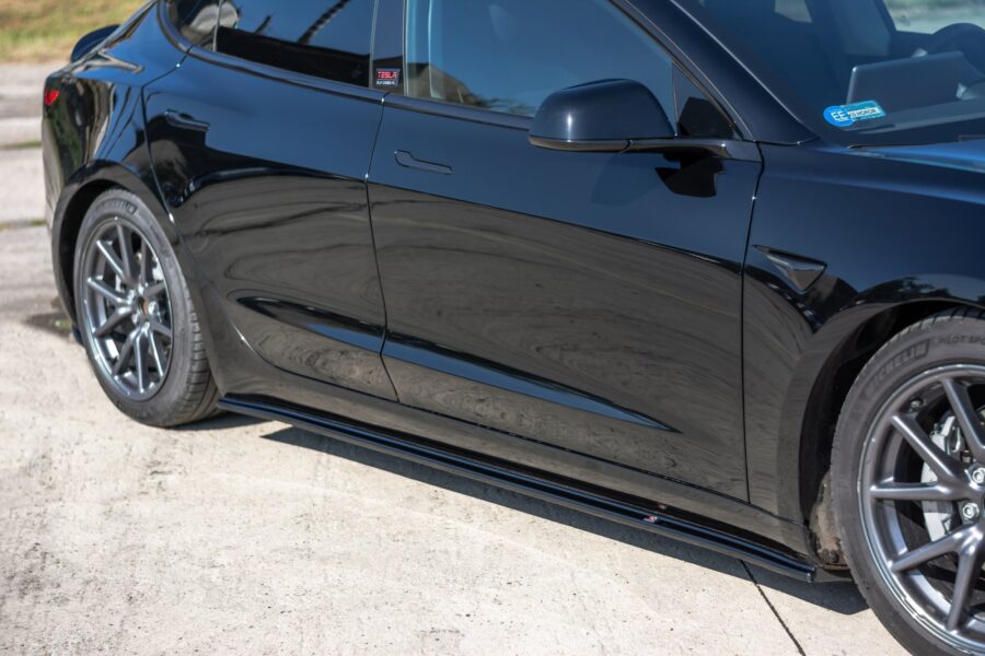 Sideskjørt Tesla Model 3 / Model 3 Performance Mk1 / Mk1 Facelift – bilde 1 av 6