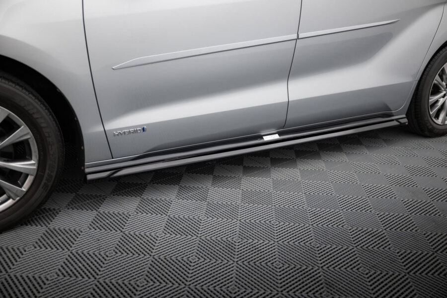 Sideskjørt Toyota Sienna Mk4 – bilde 1 av 5