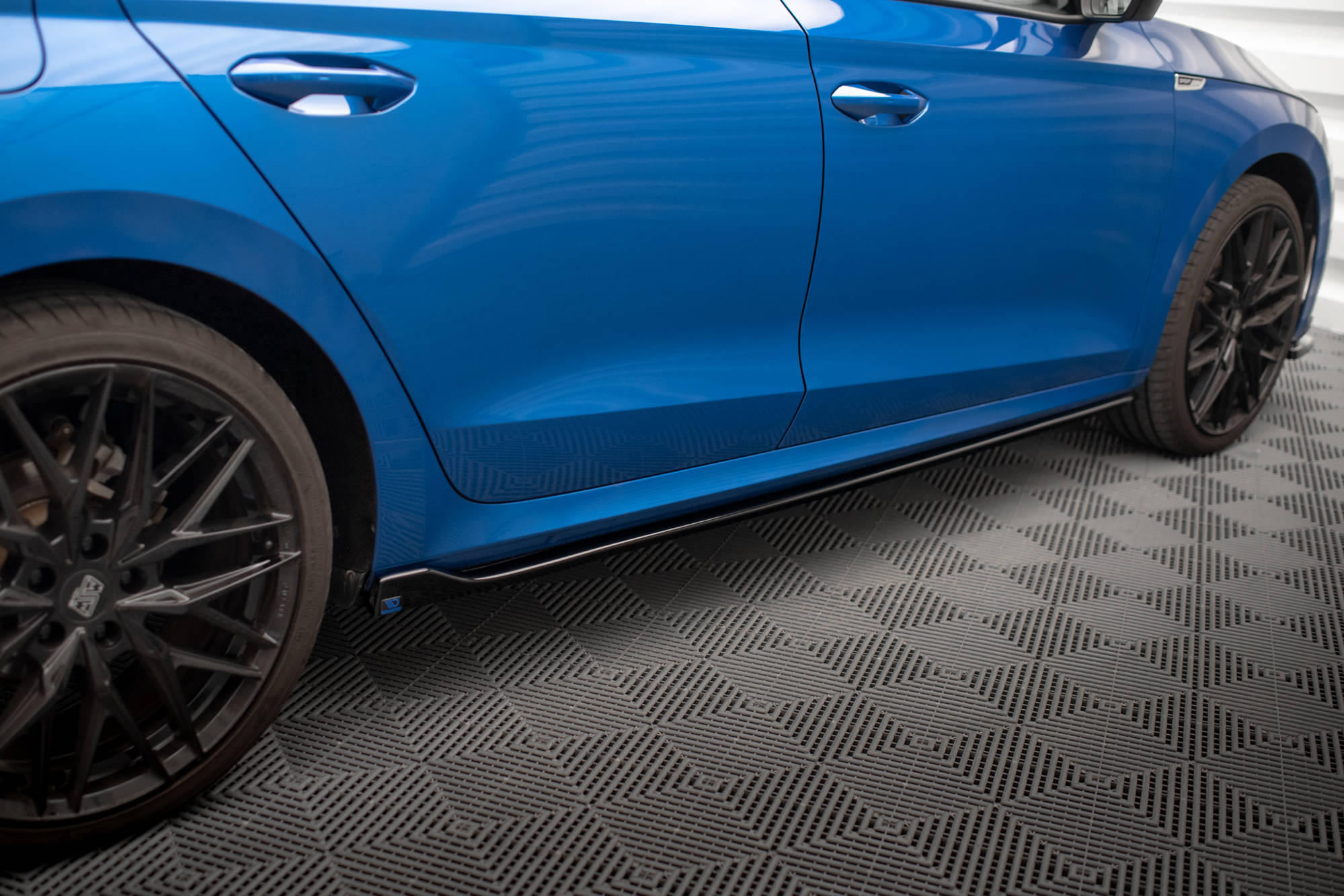 Sideskjørt V.1 Skoda Octavia Mk4