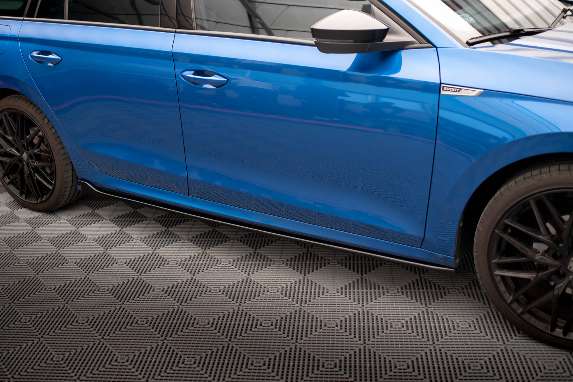 Sideskjørt V.1 Skoda Octavia Mk4 - Bilde 2