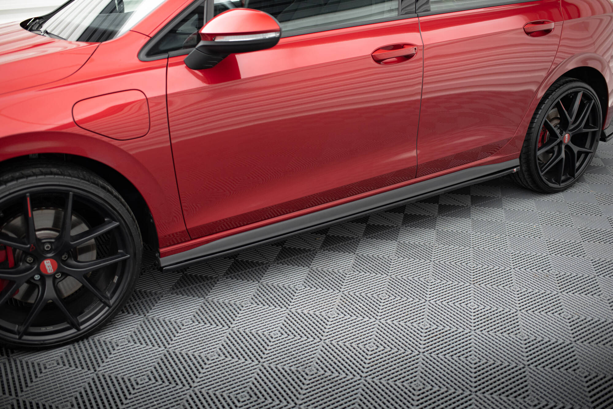 Sideskjørt V.1 Volkswagen Golf GTI / GTE / GTI Clubsport / GTD / R-Line Mk8 - Bilde 4