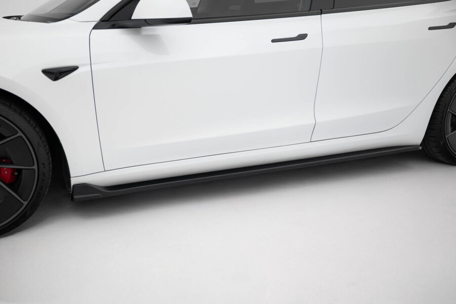 Sideskjørt V.3 Tesla Model 3 Performance Mk1 Facelift – bilde 1 av 5