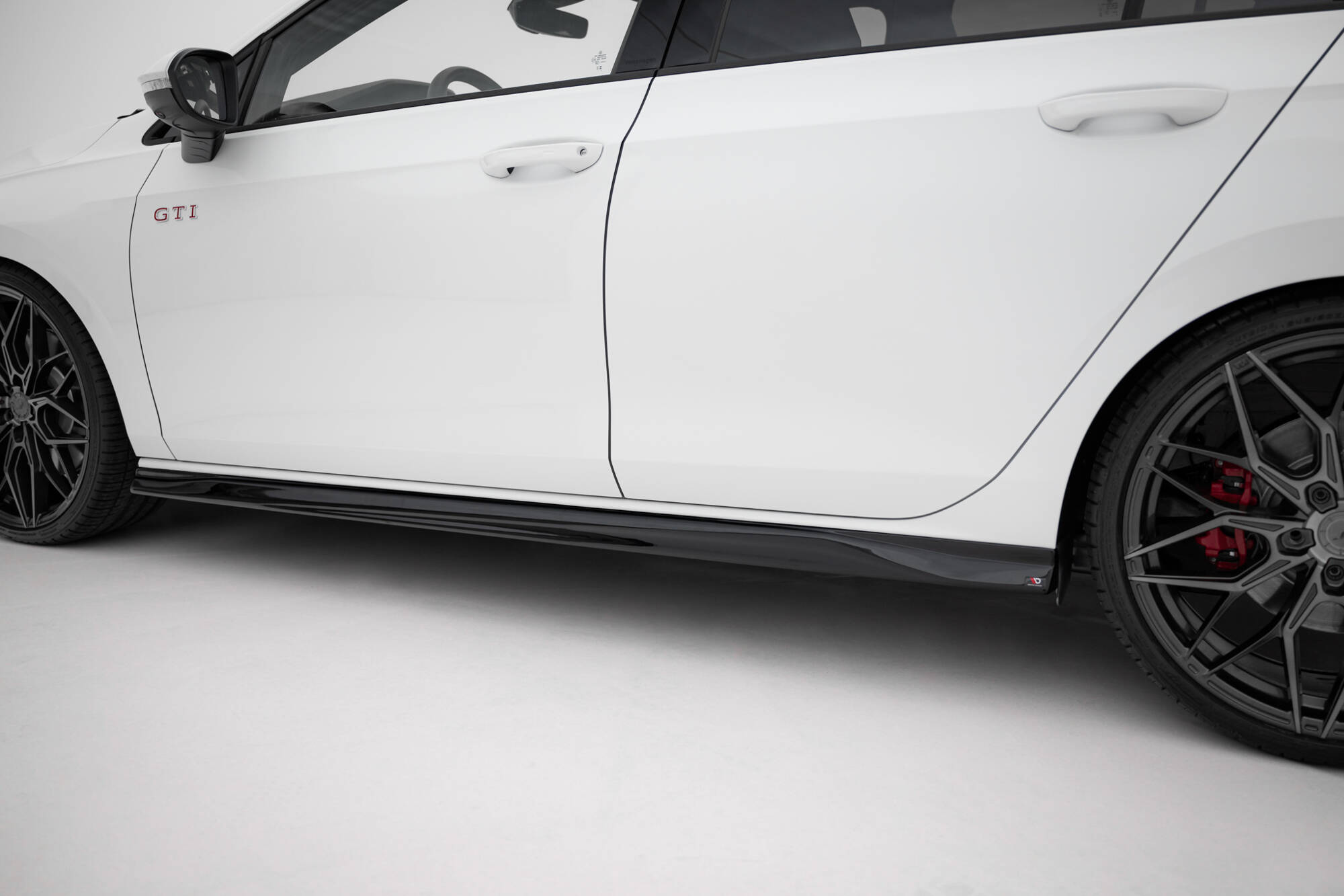 Sideskjørt V.3 Volkswagen Golf GTI / GTE / GTI Clubsport / GTD / R-Line Mk8 - Bilde 4