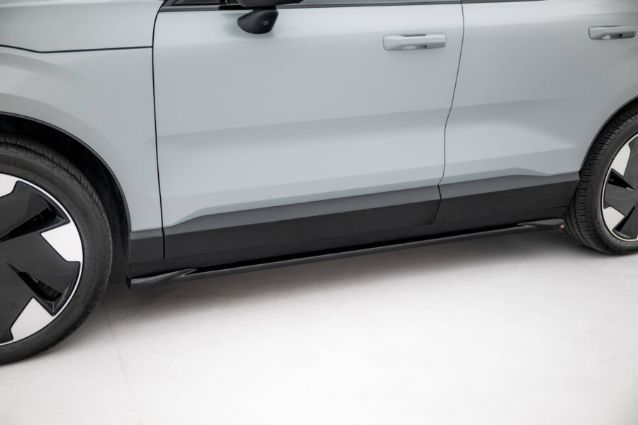 Sideskjørt Volvo EX30 Mk1 – bilde 1 av 5