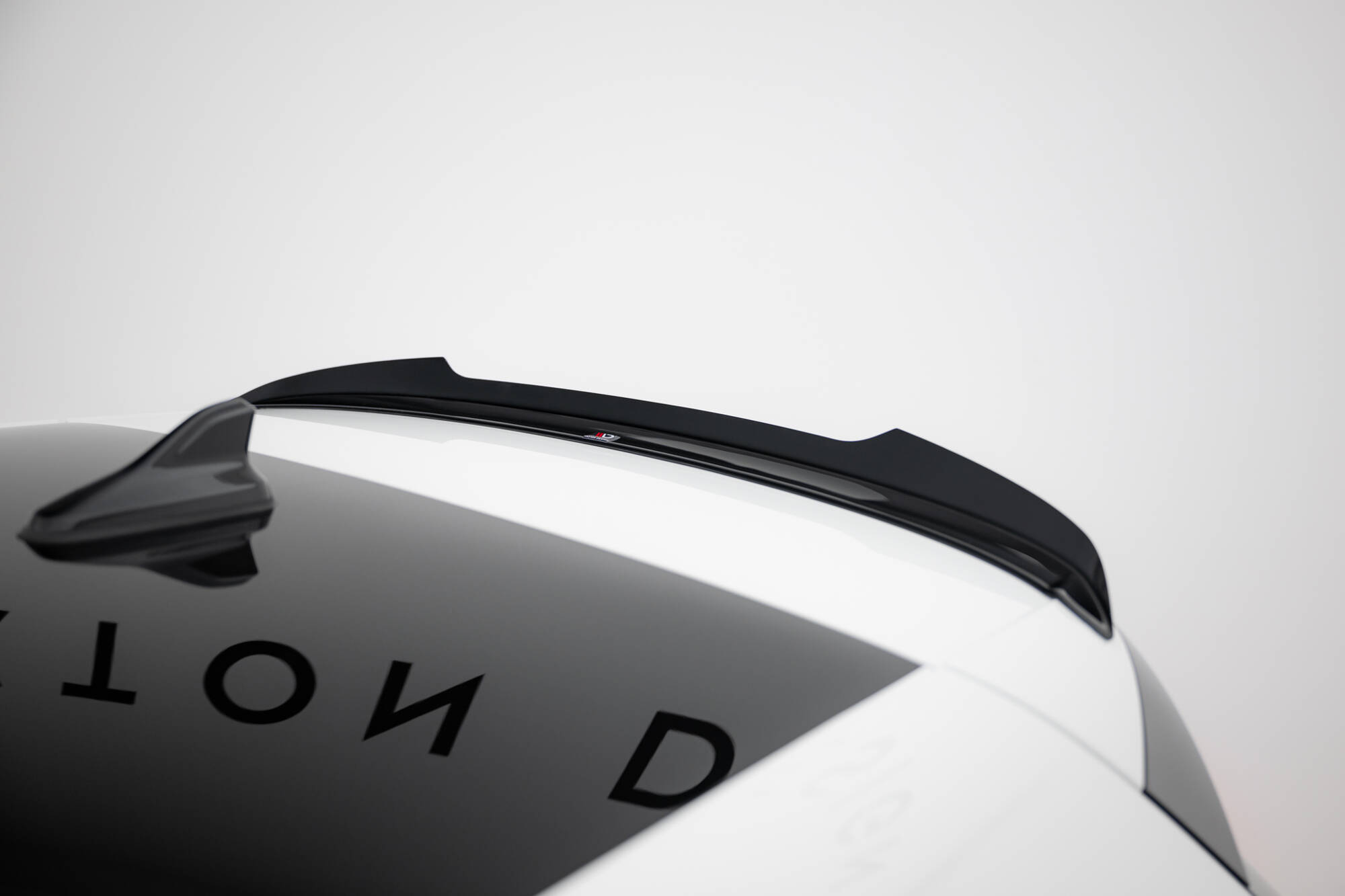 Spoiler Cap V.1 Volkswagen Golf GTI / GTE / GTD / R-Line / R Mk8 - Bilde 2