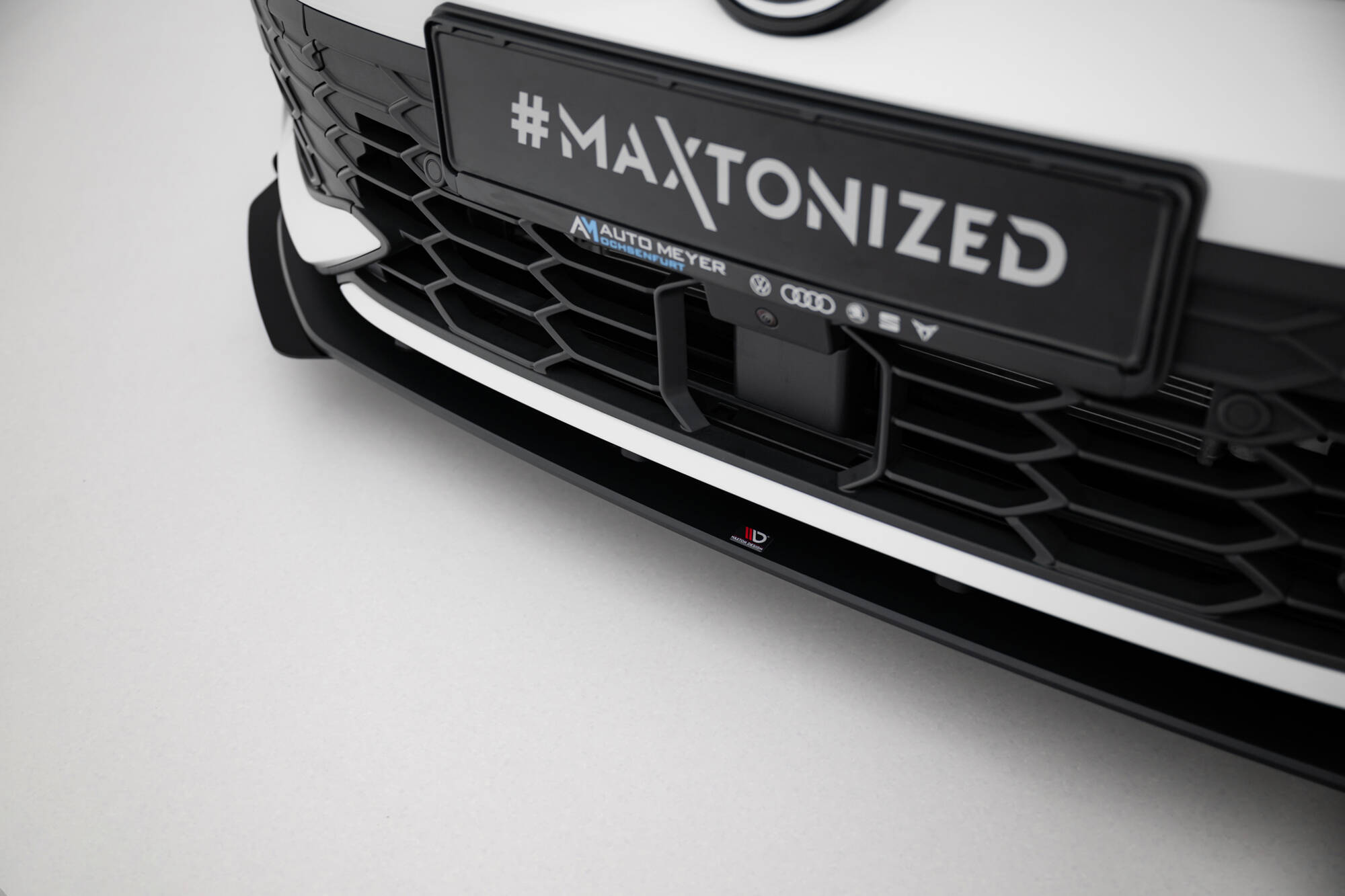 Frontleppe Street Pro Med Flaps Volkswagen Golf GTI / GTE / R-Line Mk8 Facelift - Bilde 3
