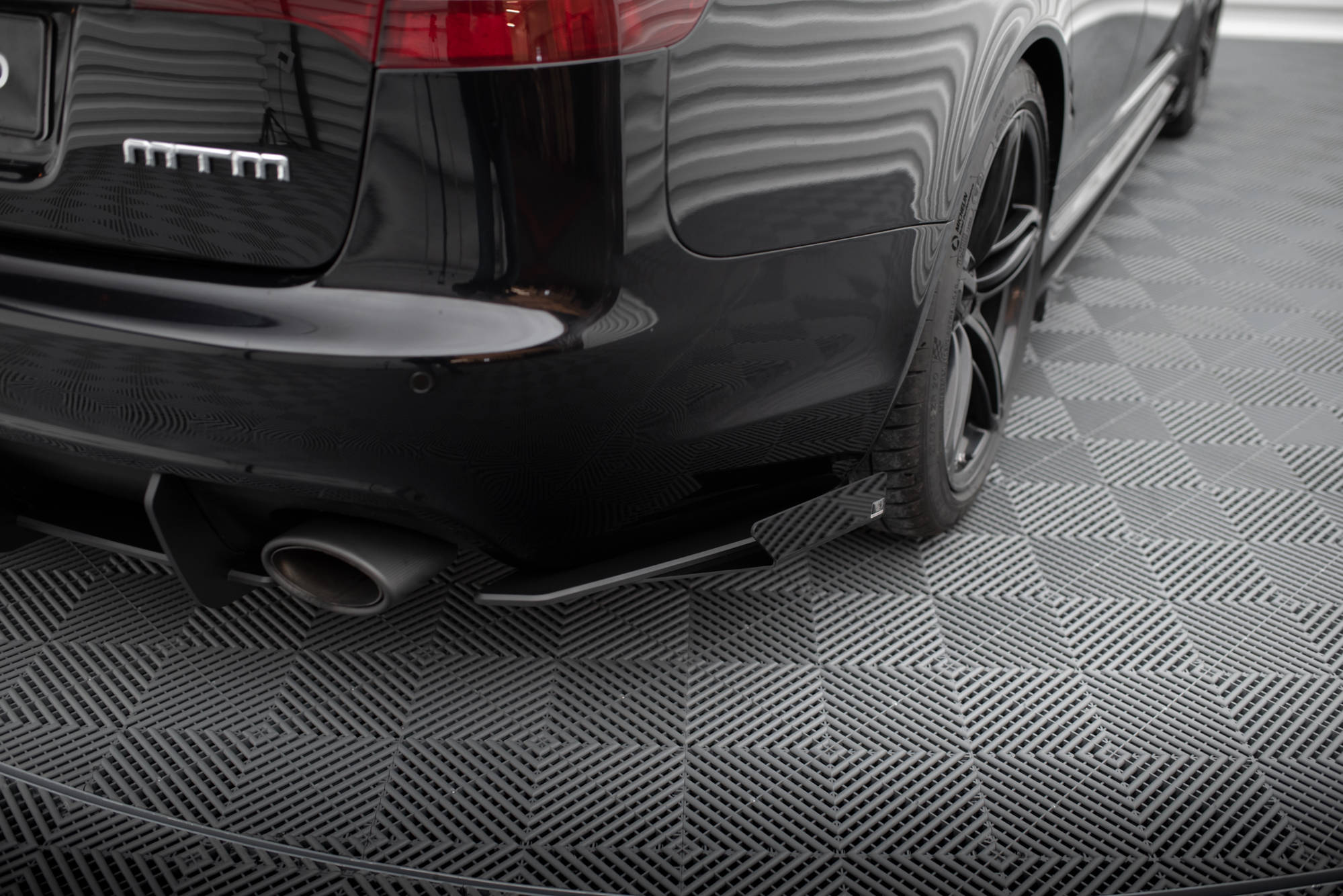 Bakre Flaps Street Pro Med Flaps Audi RS6 Avant C6