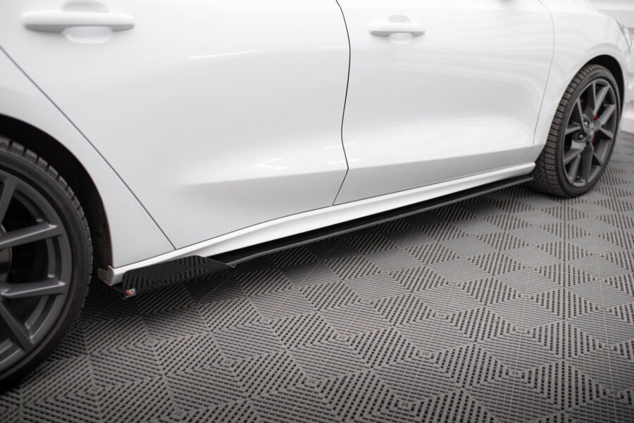 Sideskjørt Street Pro Med Flaps Ford Focus ST/ST-Line MK4 – bilde 1 av 8