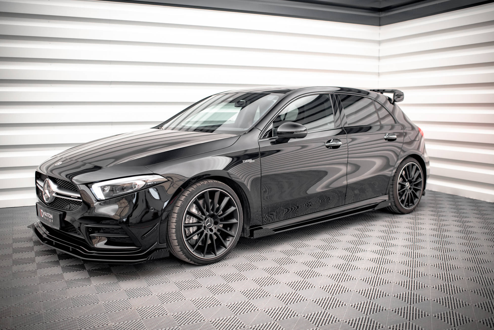 Sideskjørt Street Pro Med Flaps Mercedes A35 AMG / AMG-Line Aero Pack W177 - Bilde 2