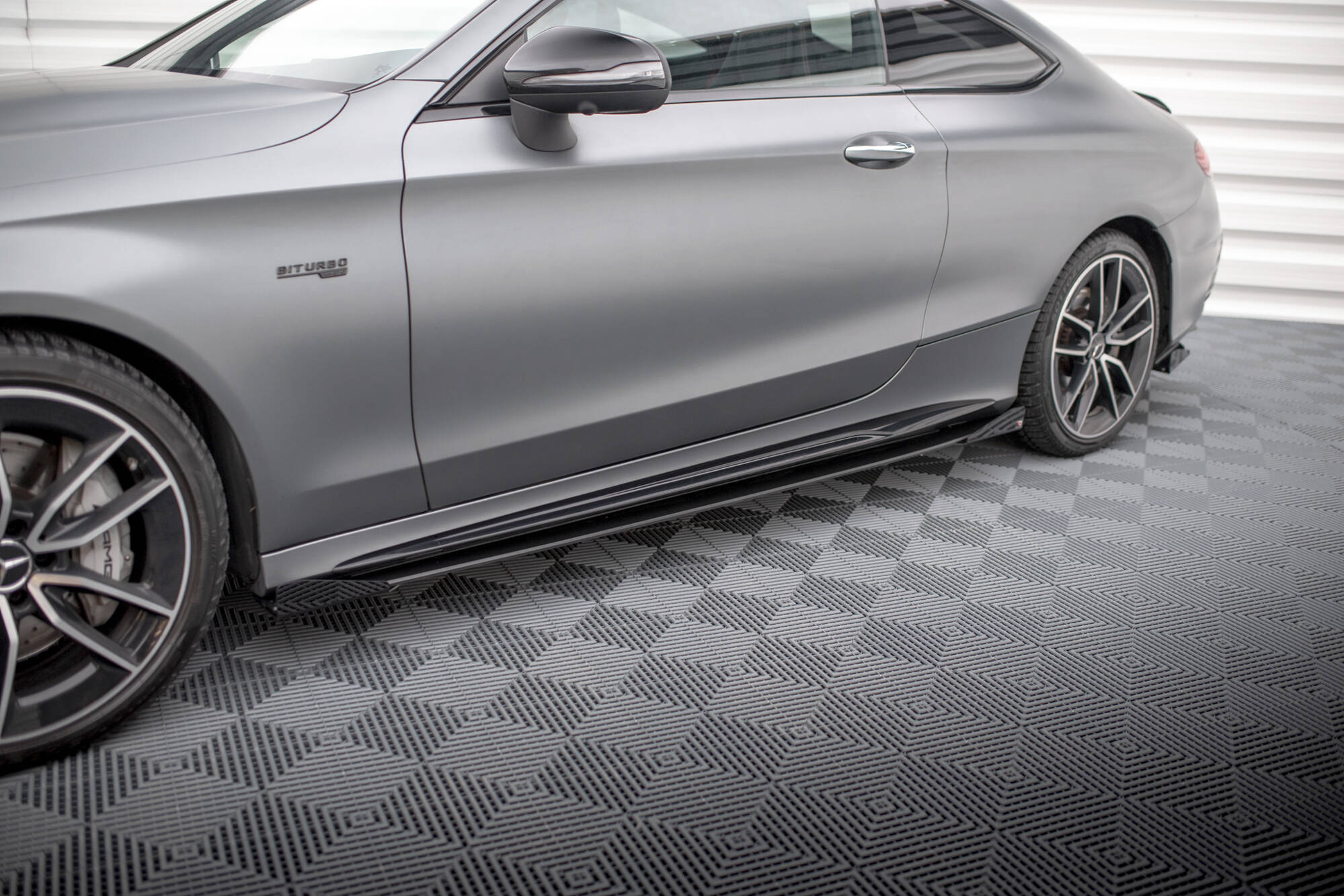 Sideskjørt Street Pro Med Flaps Mercedes-AMG C43 Coupe / Cabrio C205 Facelift / A205 Facelift - Bilde 2