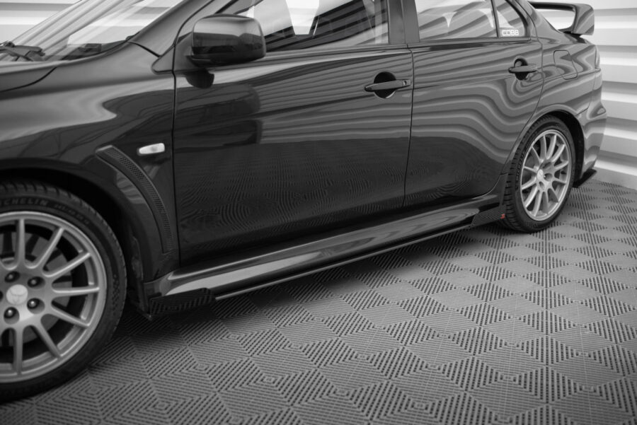 Sideskjørt Street Pro Med Flaps Mitsubishi Lancer EVO X – bilde 1 av 6