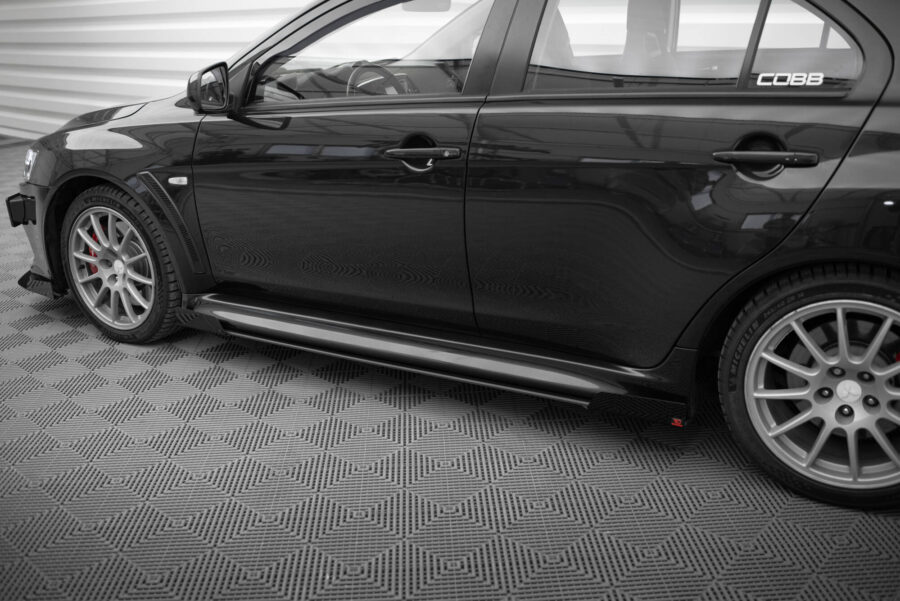 Sideskjørt Street Pro Med Flaps Mitsubishi Lancer EVO X – bilde 3 av 6