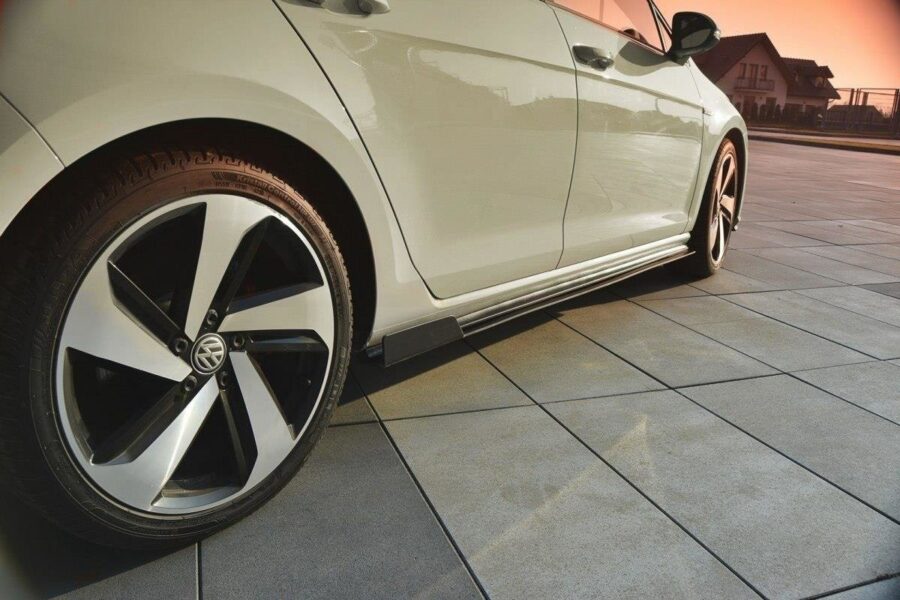 Sideskjørt Racing VW Golf 7 GTI Facelift – bilde 1 av 4