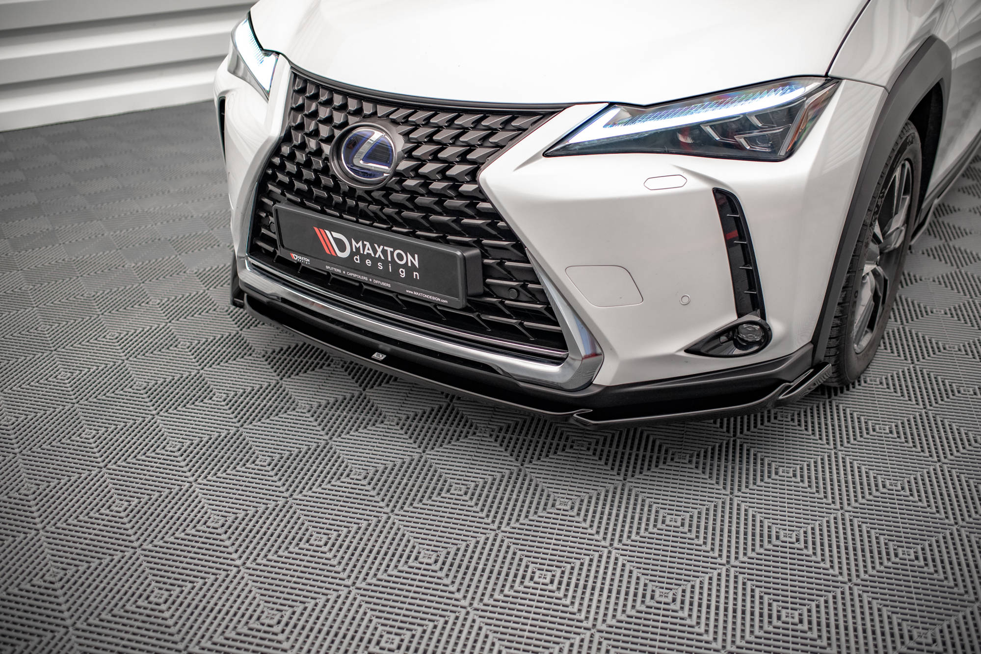 Frontleppe Lexus UX Mk1