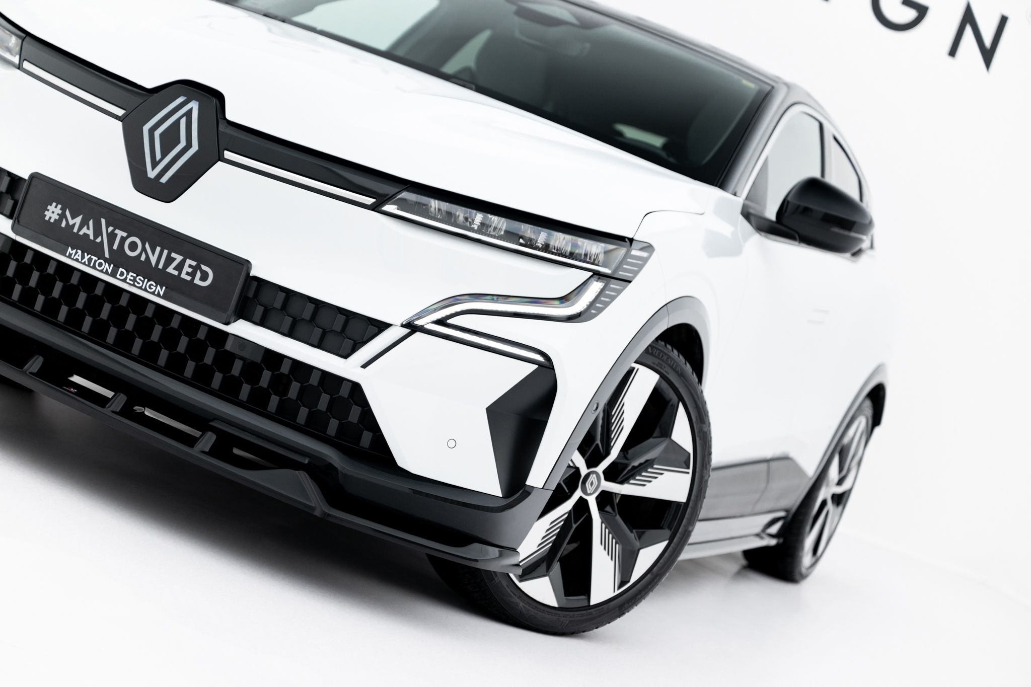 Frontleppe Renault Megane E-Tech Electric Mk1 - Bilde 4