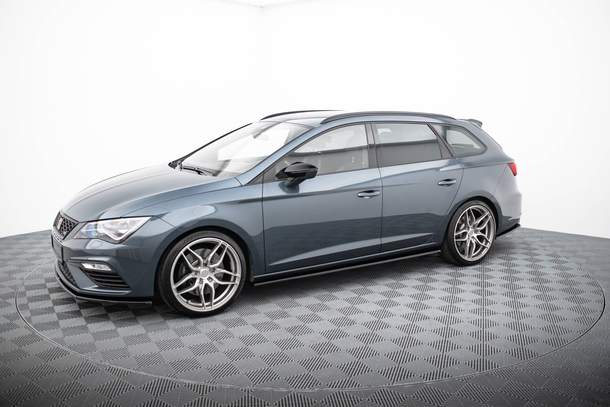 Sideskjørt v.1 Seat Leon Mk3 Cupra/ FR Facelift - Bilde 2