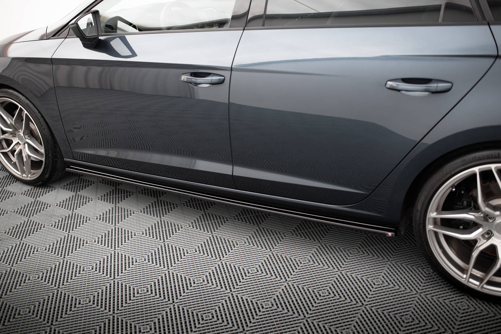 Sideskjørt v.1 Seat Leon Mk3 Cupra/ FR Facelift - Bilde 4