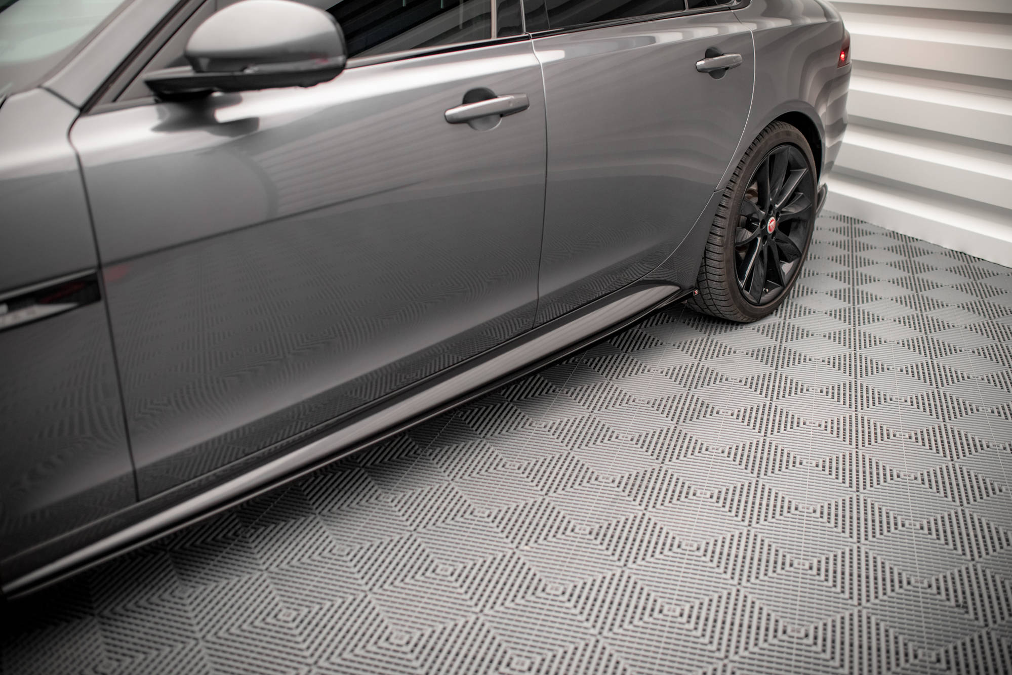 Splittersett Jaguar XF R-Sport Mk2 - Bilde 6