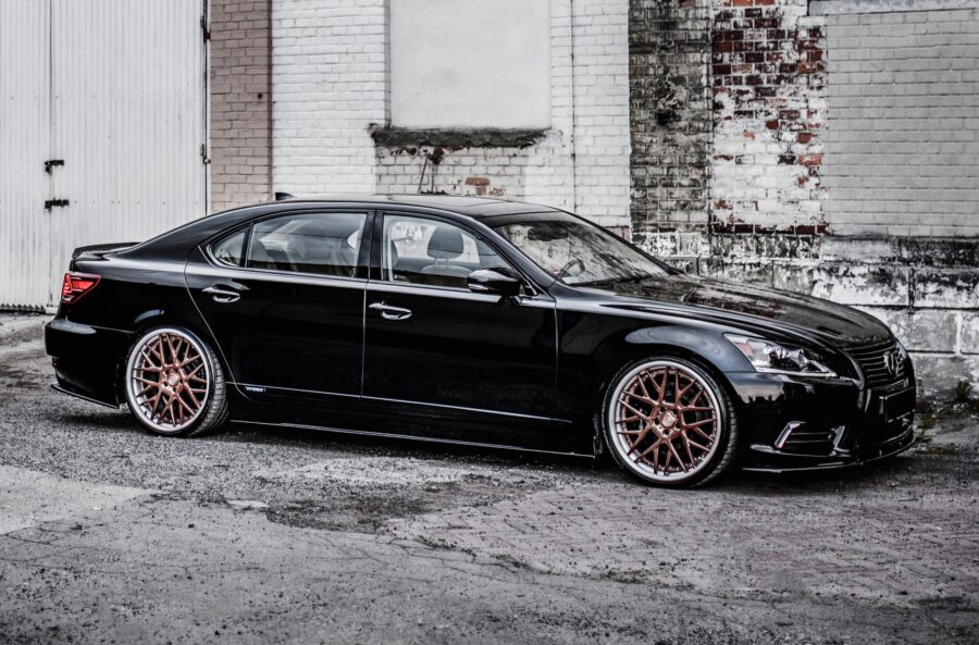 Sideskjørt Lexus LS Long Mk4 Facelift – bilde 1 av 7