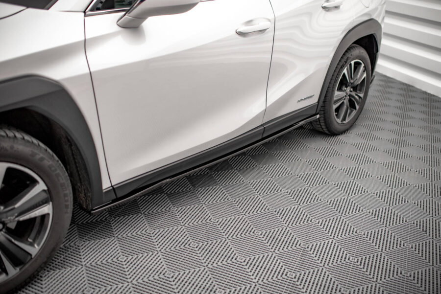 Sideskjørt Lexus UX Mk1 – bilde 1 av 4