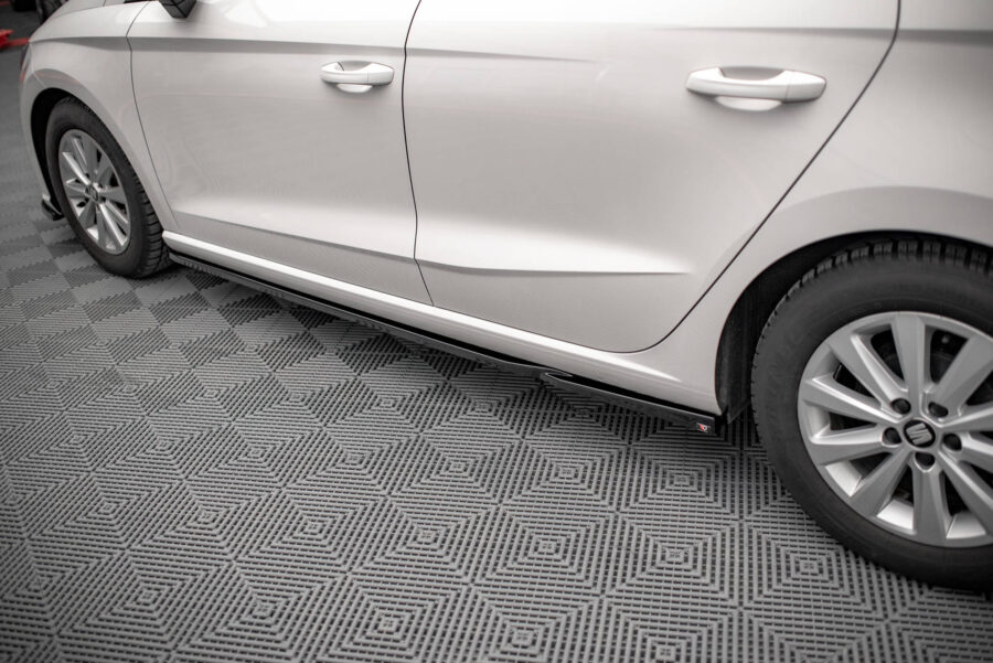 Sideskjørt V.2 Seat Ibiza FR/ Standard Mk5 – bilde 1 av 4