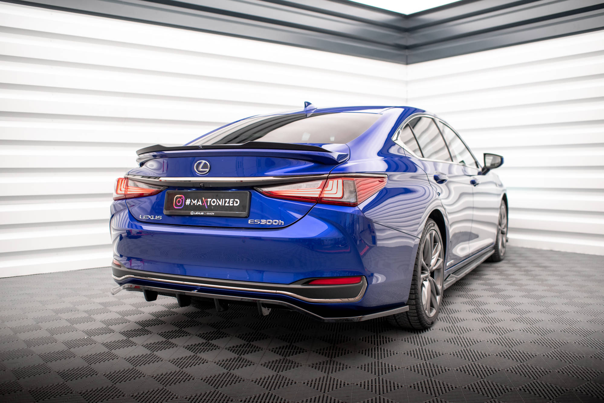 Spoiler Cap Lexus ES F Sport Mk7 - Bilde 2