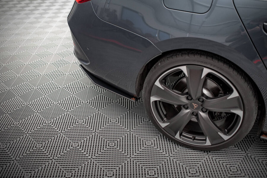 Bakre Flaps Street Pro Cupra Leon ST Mk1 – bilde 1 av 4