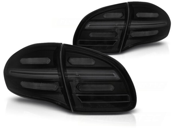 Baklykter Porsche Cayenne 10-15 LED Bar SEQ Røykfarget – bilde 2 av 5